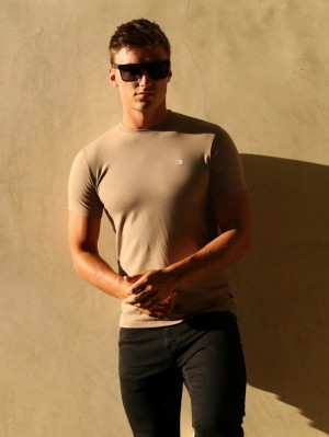 Blakely Initial T-Shirt Marrom | 182SQXKMR
